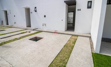 Casa en venta por Mariano Otero, Zapopan Jalisco.