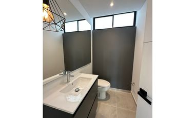 Casa en Arriendo Envigado Sector Loma del Atravesado