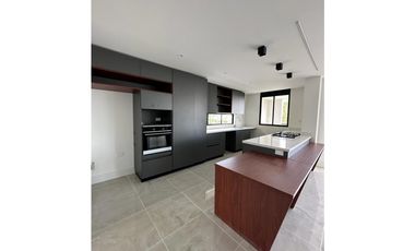 Casa en Arriendo Envigado Sector Loma del Atravesado