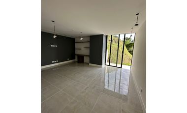 Casa en Arriendo Envigado Sector Loma del Atravesado