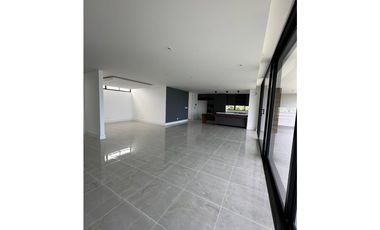 Casa en Arriendo Envigado Sector Loma del Atravesado