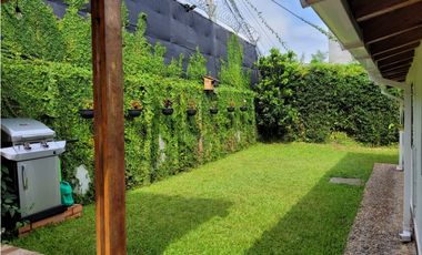 Casa en Arriendo Envigado Sector Loma Del Atravesado Independiente