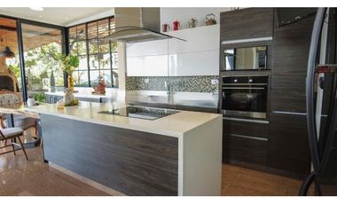 Casa Dúplex Amoblada en Arriendo Medellín Sector Poblado