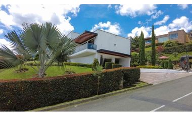 Casa Dúplex Amoblada en Arriendo Medellín Sector Poblado