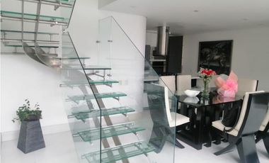 Aparta/Penthouse Amoblado en Arriendo en Envigado Sector La Abadia