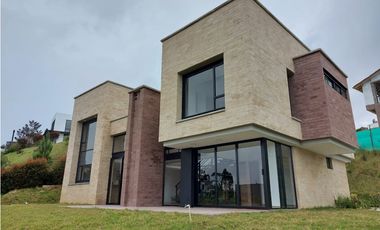 Casa en Arriendo Envigado Sector Loma del Escobero