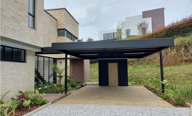 Casa en Arriendo Envigado Sector Loma del Escobero