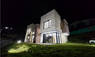 Casa en Arriendo Envigado Sector Loma del Escobero