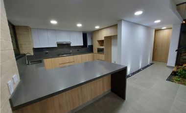 Casa en Arriendo Envigado Sector Loma del Escobero