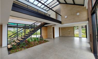 Casa en Arriendo Envigado Sector Loma del Escobero