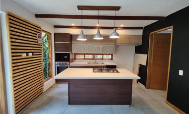 Casa Independiente en Arriendo Envigado Sector Loma de las Brujas