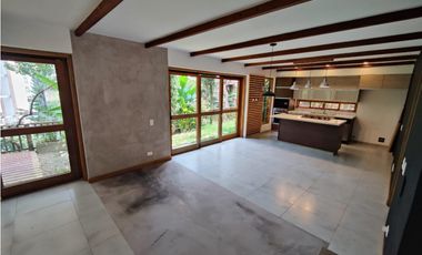 Casa Independiente en Arriendo Envigado Sector Loma de las Brujas