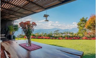 Casa Amoblada/Sin amoblar en Medellín Sector Palmas