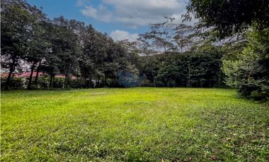 En Venta Lote Campestre en Condominio La Florida  (Vía Restrepo)