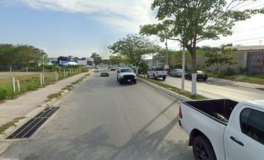 Renta terreno sobre Av Maestros Campechanos
