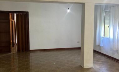 Departamento en venta - 2 Dormitorios 1 Baño - Cochera - 71Mts2 - Avellaneda