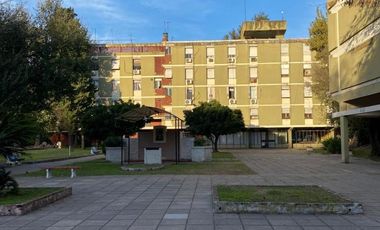 Departamento en venta - 2 Dormitorios 1 Baño - Cochera - 71Mts2 - Avellaneda