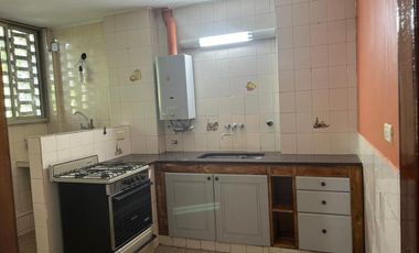 Departamento en venta - 2 Dormitorios 1 Baño - Cochera - 71Mts2 - Avellaneda