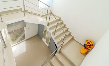 CASA MODERNA EN BURGOS VIG 24/7 ALBERCA Y JARDIN PRIVADO