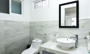 CASA MODERNA EN BURGOS VIG 24/7 ALBERCA Y JARDIN PRIVADO