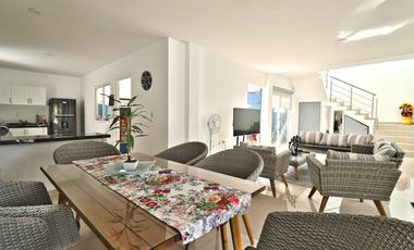 CASA MODERNA EN BURGOS VIG 24/7 ALBERCA Y JARDIN PRIVADO