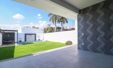 ESPECTACULAR CASA EN EXCLUSIVO FRACC EN BURGOS