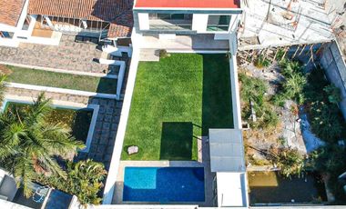 ESPECTACULAR CASA EN EXCLUSIVO FRACC EN BURGOS
