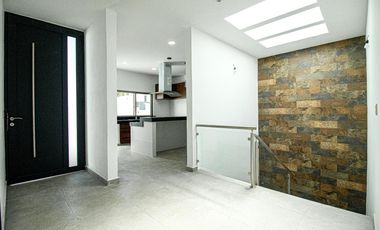 ESPECTACULAR CASA EN EXCLUSIVO FRACC EN BURGOS