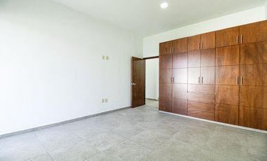 ESPECTACULAR CASA EN EXCLUSIVO FRACC EN BURGOS