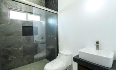 ESPECTACULAR CASA EN EXCLUSIVO FRACC EN BURGOS