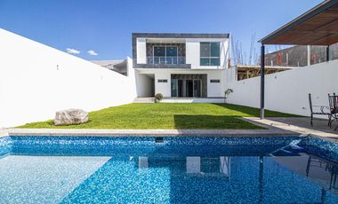 ESPECTACULAR CASA EN EXCLUSIVO FRACC EN BURGOS