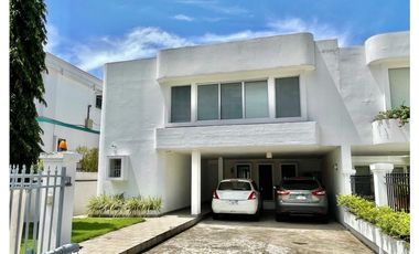 Se vende espectacular casa en Obarrio. (MM)