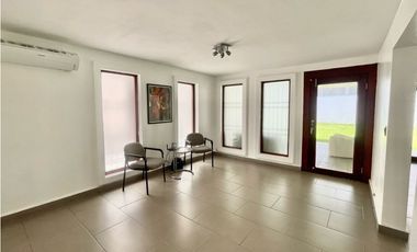 Se vende espectacular casa en Obarrio. (MM)