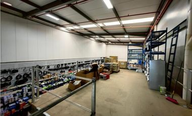 Amplia Bodega en Alquiler en Centro Industrial en Vía Tocumen  719 Mt2
