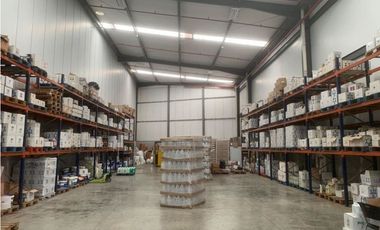 Amplia Bodega en Alquiler en Centro Industrial en Vía Tocumen  719 Mt2