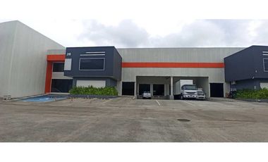 SE ALQUILA BODEGA EN ZONA FRANCA