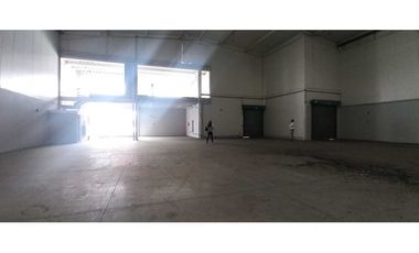 SE ALQUILA BODEGA EN ZONA FRANCA