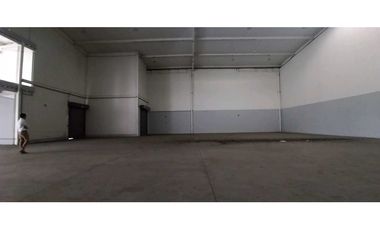 SE ALQUILA BODEGA EN ZONA FRANCA