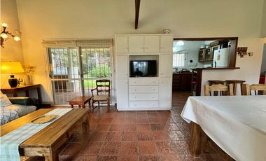 IMPECABLE CHALET 3 DORMITORIOS 2 BAÑOS EN UNA SOLA PLANTA