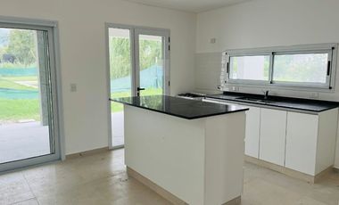 Casa en venta en Miralagos