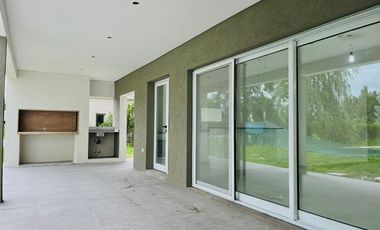 Casa en venta en Miralagos