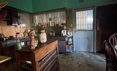 Casa en venta en Moron Sur