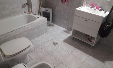 VENTA DE CASA EN Caseros