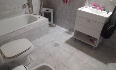 VENTA DE CASA EN Caseros