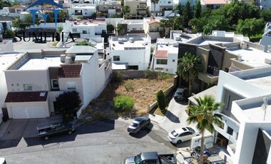 Venta de terreno con excedente en Rincones de San Francisco