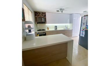 Casa dúplex remodelada en conjunto, sector Galicia-Cerritos, Pereira