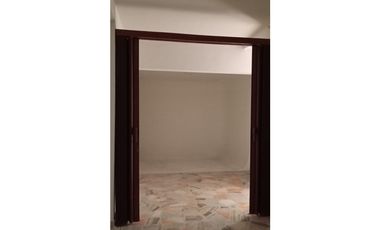 Casa con Local comercial/Centro Pereira