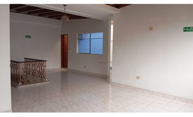 Casa con Local comercial/Centro Pereira