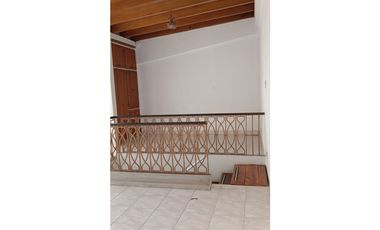 Casa con Local comercial/Centro Pereira