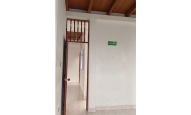 Casa con Local comercial/Centro Pereira